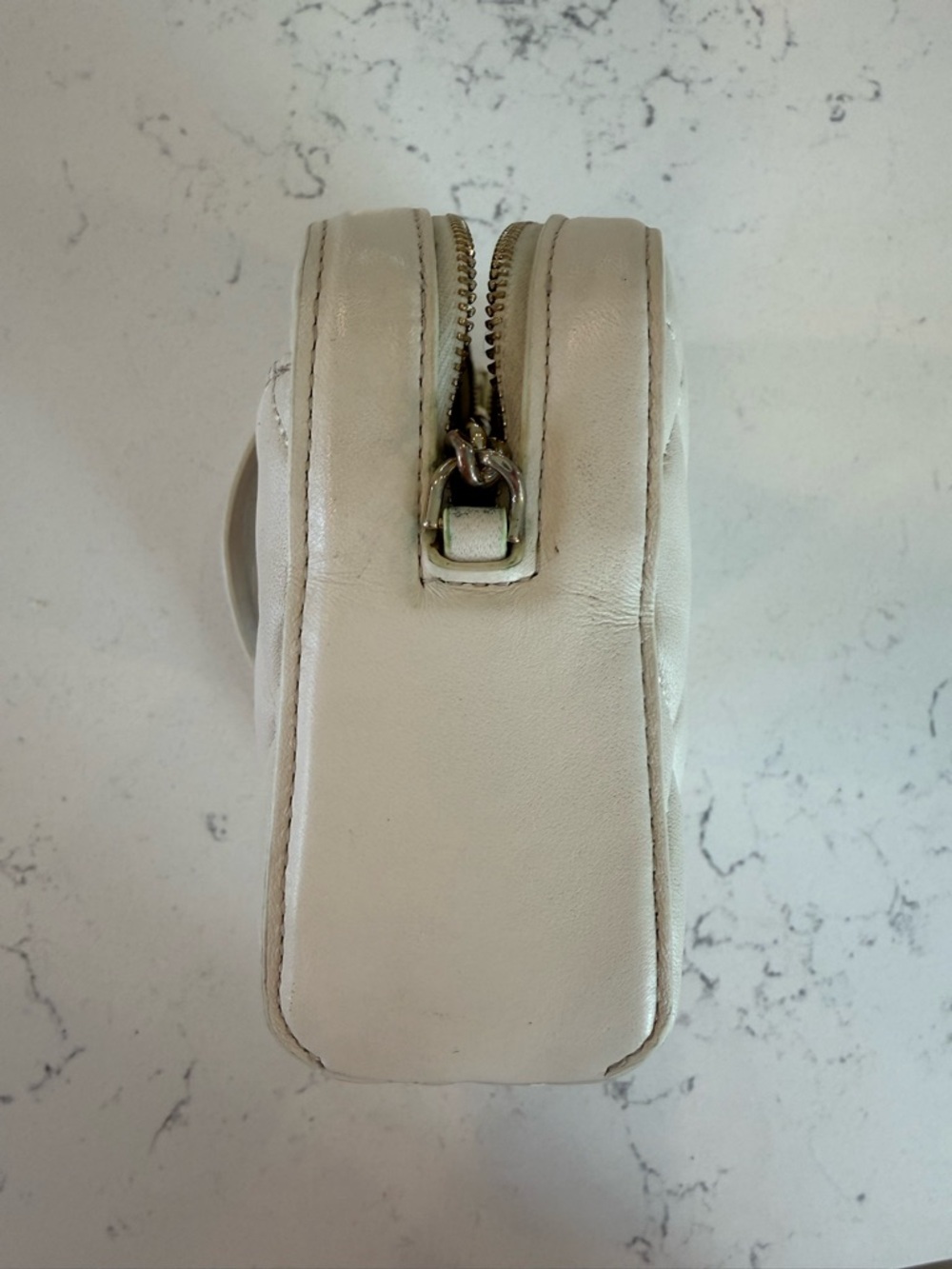 kate ♠️ quilted crossbody with gold chain strap - Picture 5 of 11